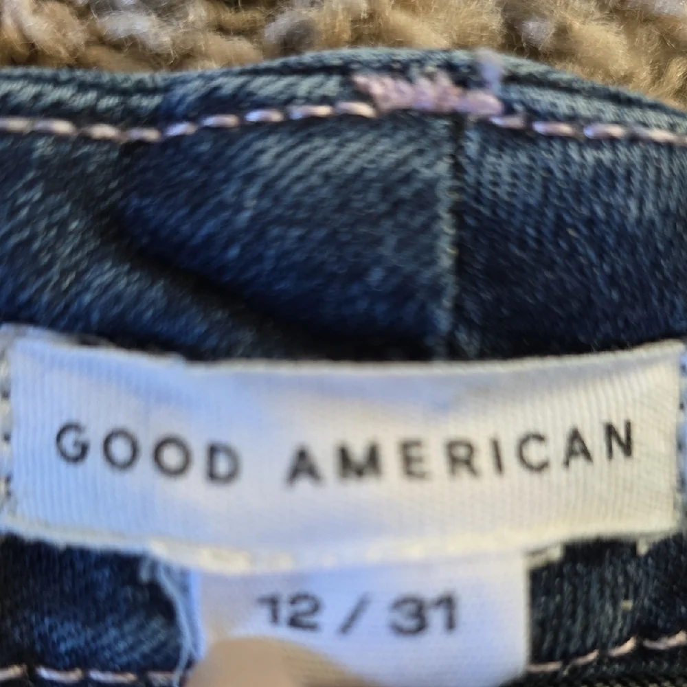 Good American Blue Jeans - Picture 2 of 7